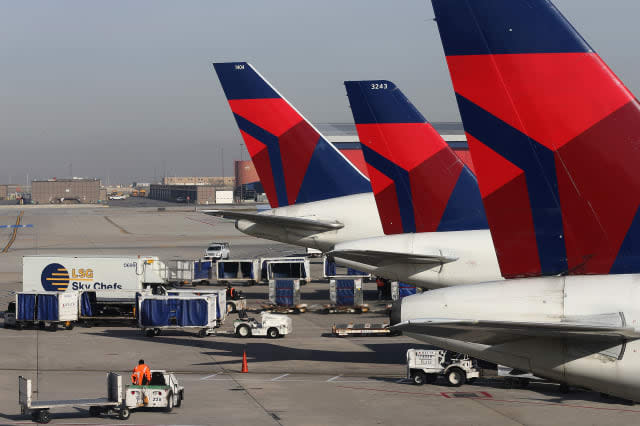 Delta pilot turns plane around so family can make funeral