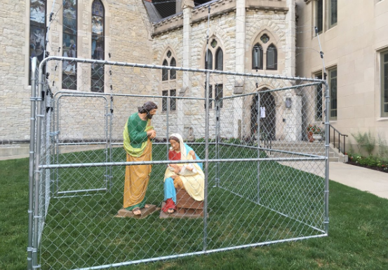 Church protests Trump’s immigration policy, puts the Holy Family behind bars. (Photo: Twitter/faithepinho)