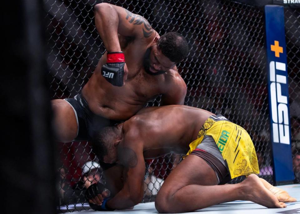 Curtis Blaydes of the United States fights against Jailton Almeida of Brazil during their heavyweight title match during the UFC 299 event at the Kaseya Center on Saturday, March 9, 2024, in downtown Miami, Fla. MATIAS J. OCNER/mocner@miamiherald.com