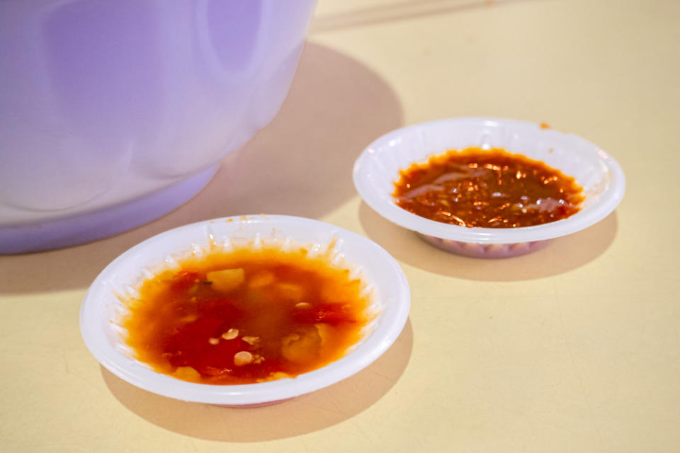 Lorong 5 Toa Payoh Food Centre Fish Soup - Two types of chilli