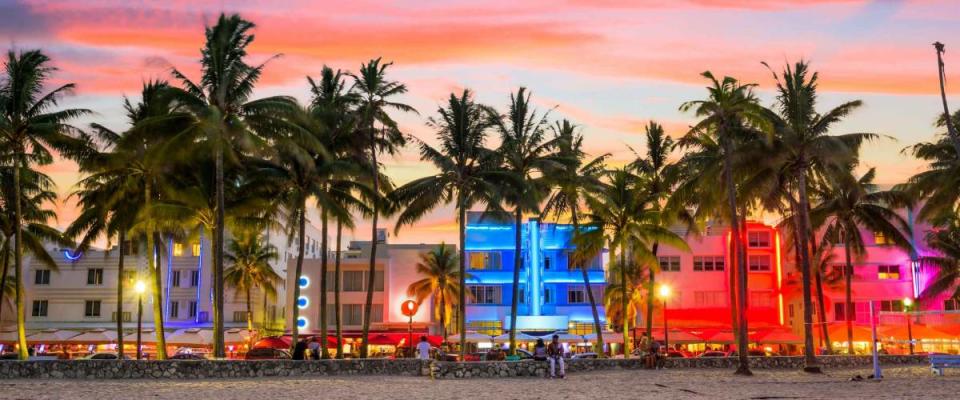 Miami Beach, Florida, USA on Ocean Drive at sunset.