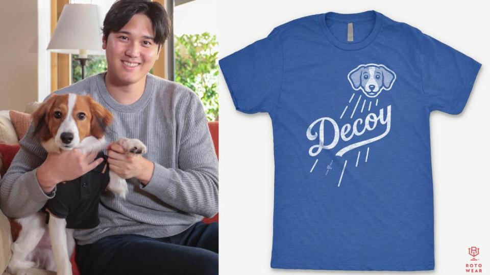 大谷公布愛犬Decoy大名之後，立刻有廠商製作出周邊T恤。（圖／翻攝自大谷IG、@rotowaer推特）