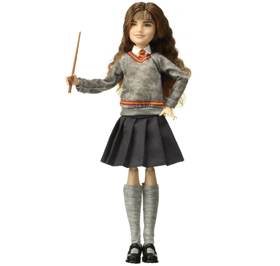 Naturgetreu mit Lockenmähne und Uniform: Harrys beste Freundin Hermine Granger als Sammelfigur. (Bild: Amazon.de)