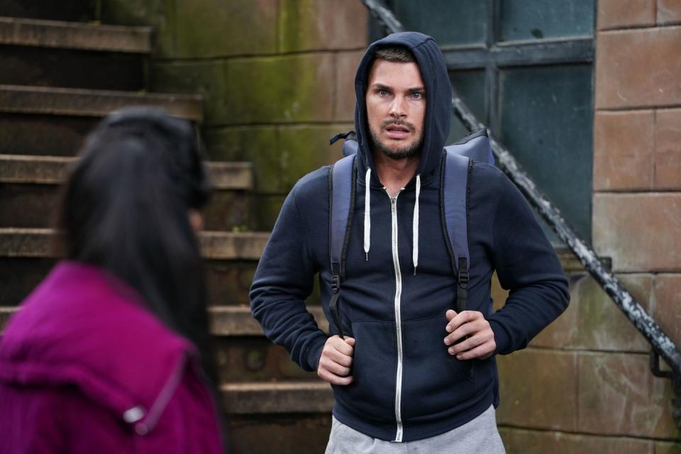 Tuesday, November 3: Ste feels awkward as he sees Yazz again