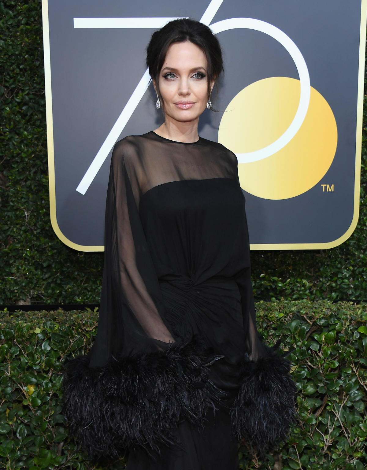 Angelina Jolie In The Knotted Shirt Ahead Of The Golden Globe