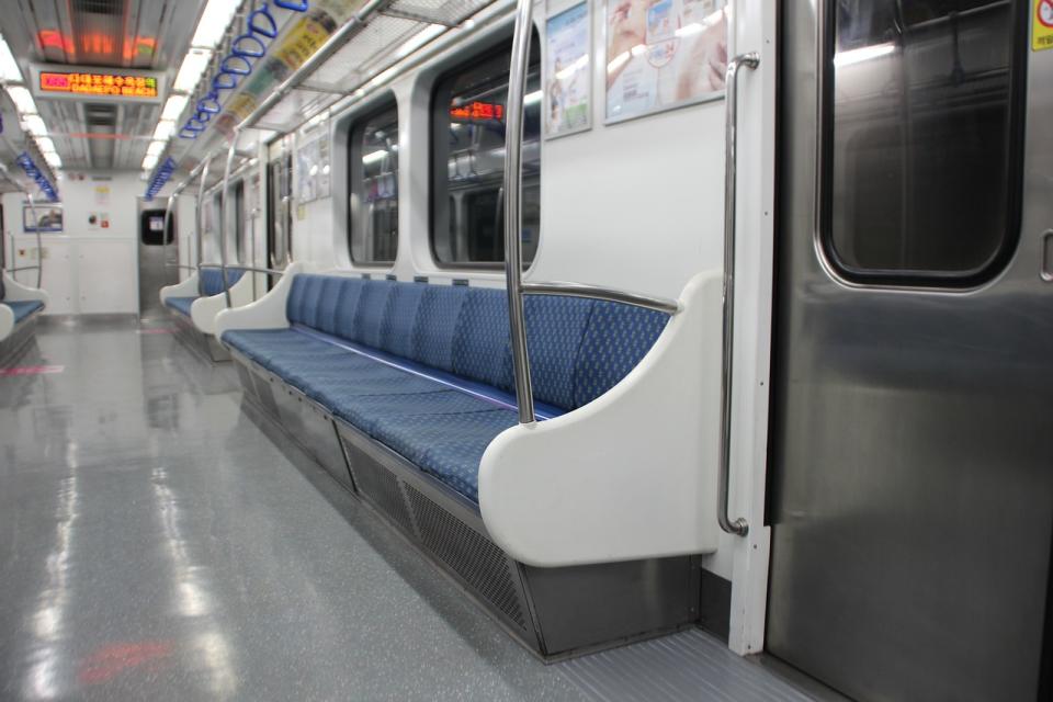 首爾在疫後迎來大量觀光客，地鐵成為重要運輸工具。（示意圖／Pixabay）