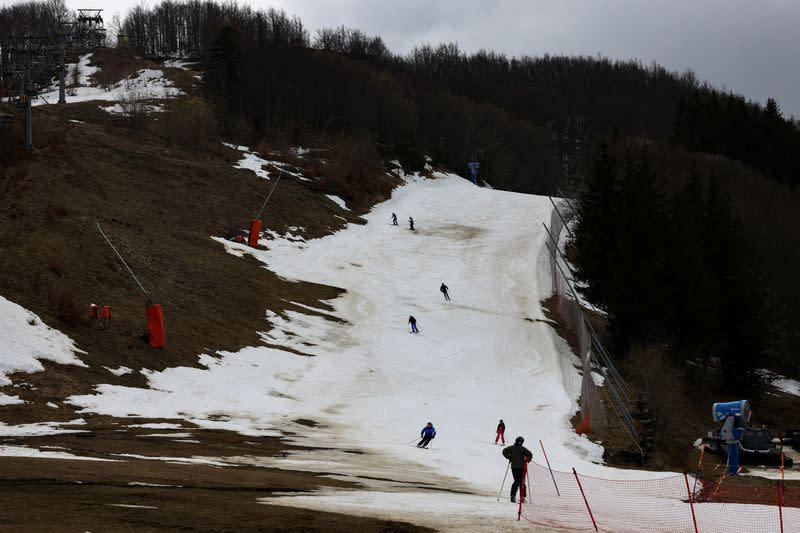 Italy's ski industry fires cannons against climate change
