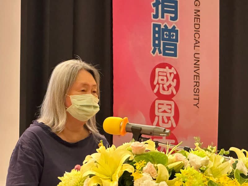 ▲李忠賢大體老師夫人感謝高醫成全老師遺願，並期許他日再相遇時，同學們已成為獨當一面的醫師。（圖／高醫大提供）