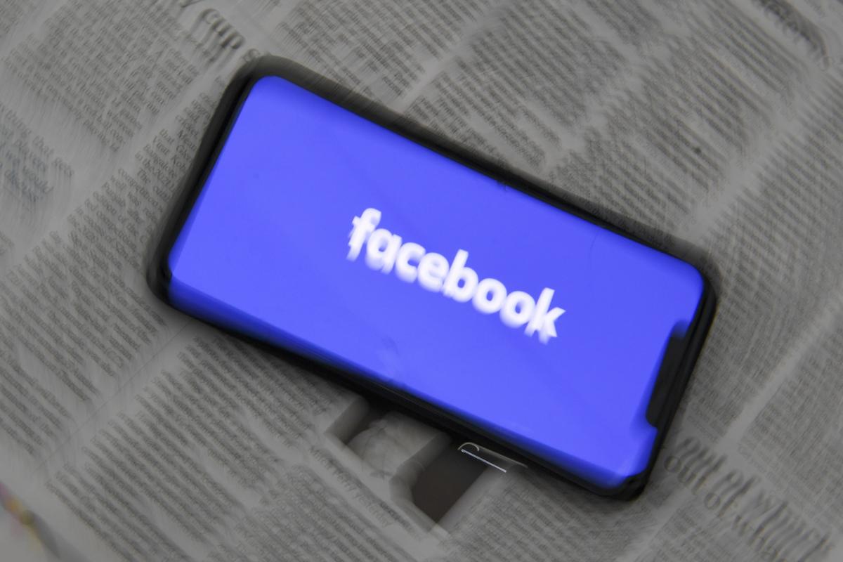Facebook begins to remove access to news in Canada to avoid paying publishers