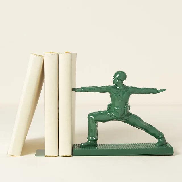 <p><a href="https://go.redirectingat.com?id=74968X1596630&url=https%3A%2F%2Fwww.uncommongoods.com%2Fproduct%2Fyoga-joe-warrior-ii-pose-bookend&sref=https%3A%2F%2Fwww.seventeen.com%2Flife%2Ffriends-family%2Fg1088%2Fholiday-gifts-for-dad%2F" rel="nofollow noopener" target="_blank" data-ylk="slk:Shop Now;elm:context_link;itc:0;sec:content-canvas" class="link ">Shop Now</a></p><p>Yoga Joe Warrior II Pose Bookend</p><p>uncommongoods.com</p><p>$34.00</p>