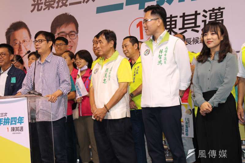 20200723-民進黨高雄市長補選候選人陳其邁23日成立鳳山後援總會，時代力量市議員黃捷也首次現身站台。（黃信維攝）