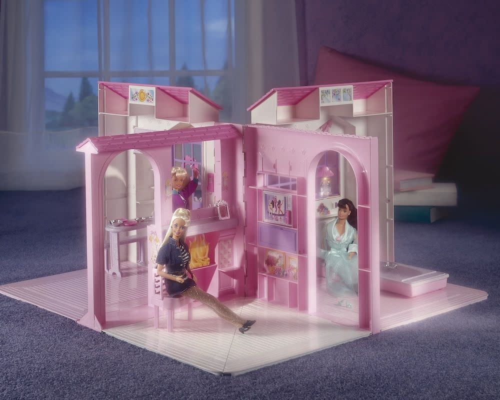 pretty fold barbie house