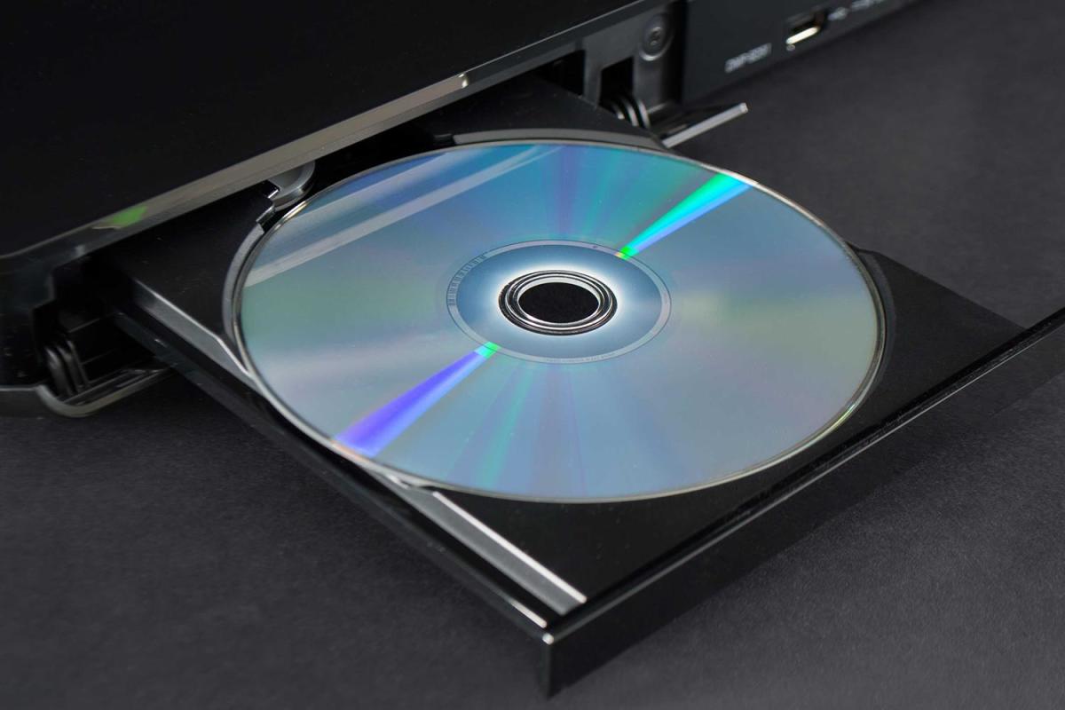 How are movies stored on DVD discs?