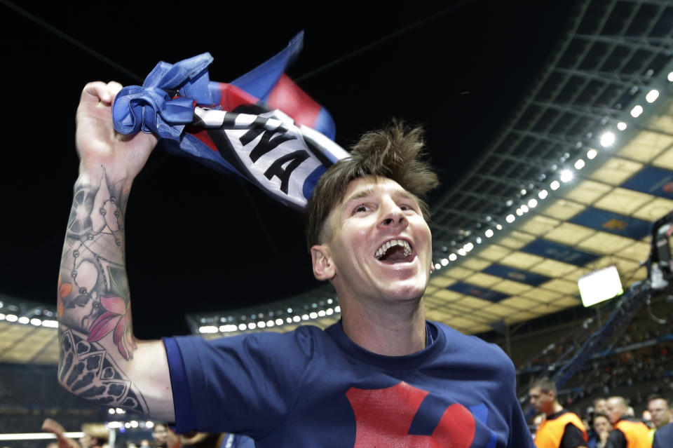 ARCHIVO - En esta foto del sábado 6 de junio de 2015, Lionel Messi del Barcelona celebra tras la victoria ante Juventus en la final de la Liga de Campeones en el Estadio Olímpico de Berlín. (AP Foto/Luca Bruno, archivo)