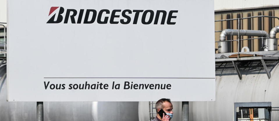 Devant le site Bridgestone de Béthune, en septembre 2020.
