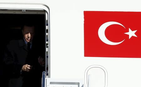 Turkish President Tayyip Erdogan arrives at Joint Base Andrews outside Washington March 29, 2016 for the Nuclear Security Summit. REUTERS/Yuri Gripas