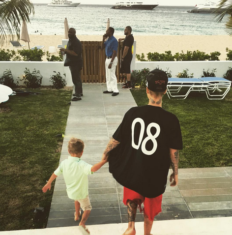 “Don’t take your family for granted,” Bieber wrote — one of the wisest things he’s ever said. Though he is the guy who said, “F*** Bill Clinton” while urinating in a mop bucket in the kitchen of a restaurant. (Photo: Instagram)