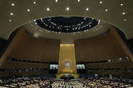 Prime Minister Nawaz Sharif of Pakistan addresses the United Nations General Assembly in the Manhattan borough of New York, U.S., September 21, 2016. REUTERS/Mike Segar