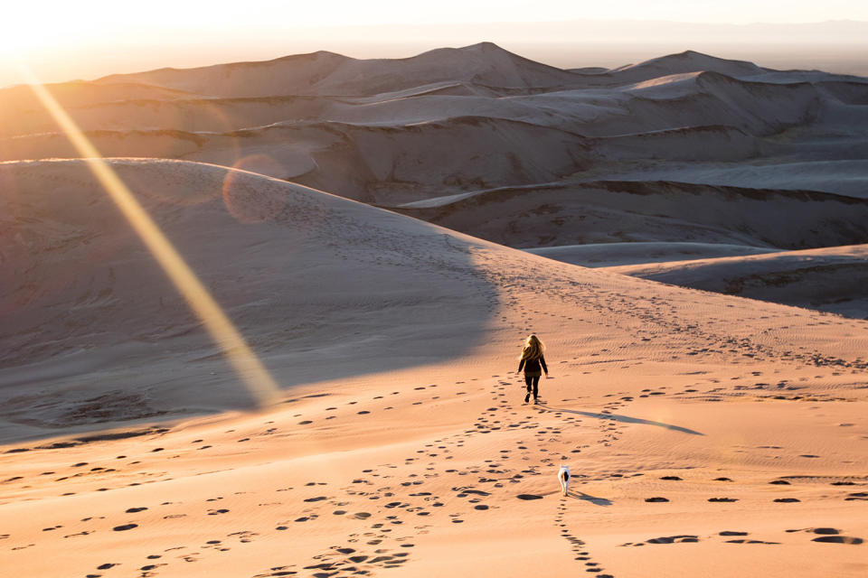 <p>Playing in the sand at Great Sand Dunes National Park in southern Colorado. (Photo: Our Vie / Caters News) </p>