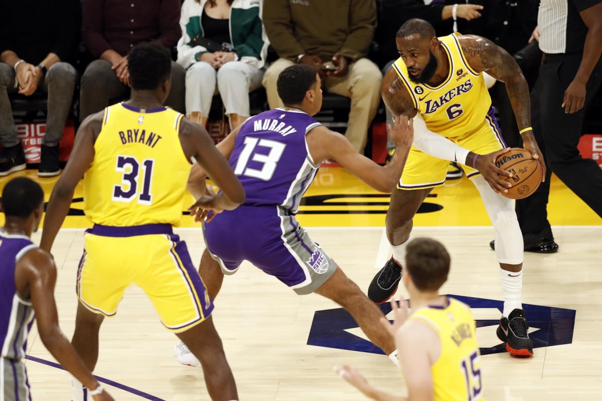 The unknown dimension: the Lakers face a year full of questions