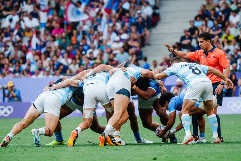 Argentina fue abucheada cada vez que su equipo masculino de rugby 7 hacía una jugada (Gabriela Bhaskar para The New York Times)