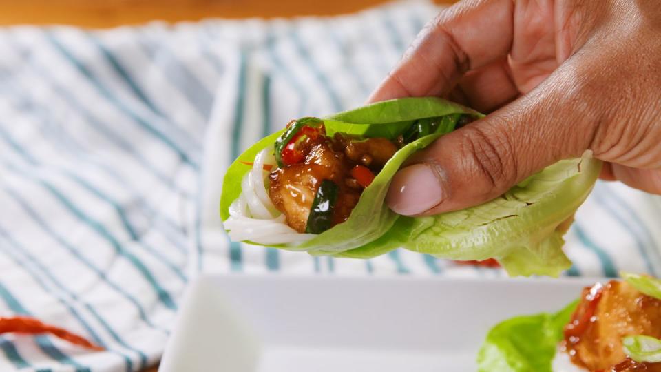 Mongolian Chicken Stir-Fry Lettuce Wraps