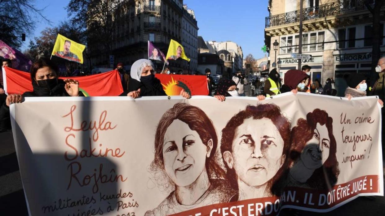 Le 9 janvier 2021, une manifestation a été organisé à Paris en hommage à Leyla Soylemez, Fidan Dogan et Sakine Cansiz, militantes kurdes assassinées à Paris en 2013.