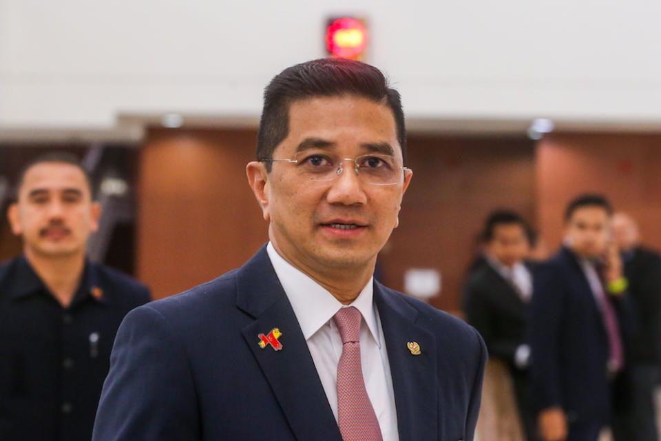 Those leaving Azmin’s home declined to comment on the nature of the meeting and sought to play it down as a casual encounter. — Picture by Firdaus Latif