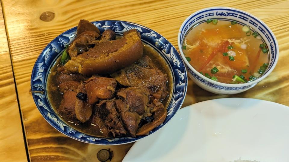 Braised pork knuckle rice comes with a massive portion.