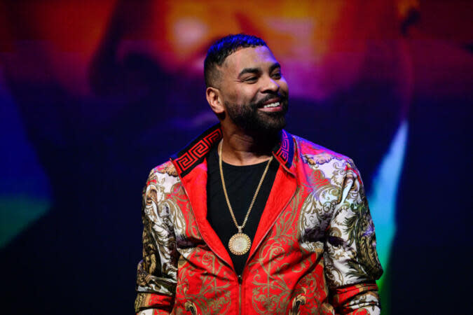 Ginuwine on stage in Atlanta