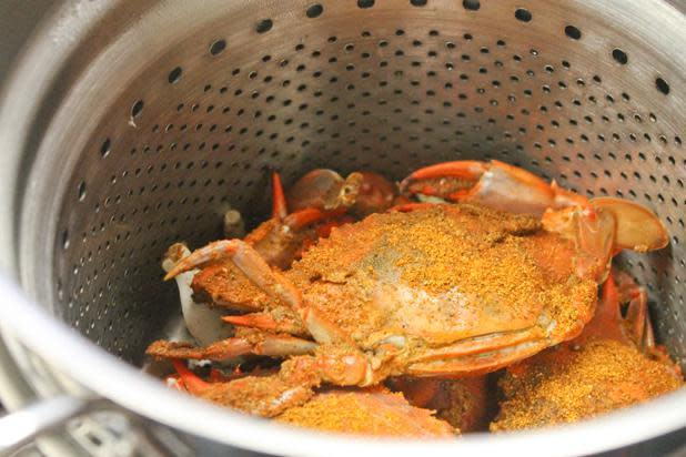 Step 1: Steam the crabs