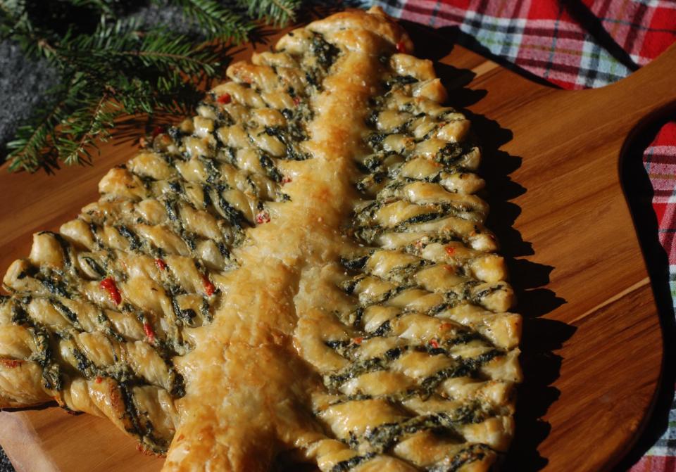 Christmas Tree Spinach Dip