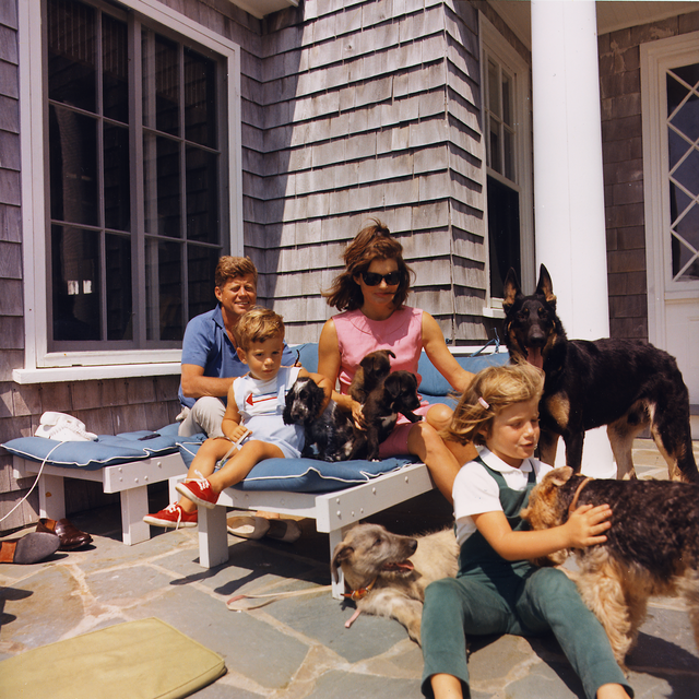 Hyannisport Weekend. President Kennedy, John F. Kennedy Jr., Mrs. Kennedy, Caroline Kennedy. Public domain.