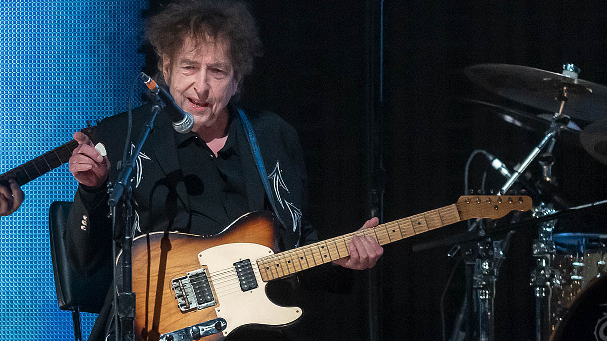  Bob Dylan plays a surprise set at Farm Aid 2023. 
