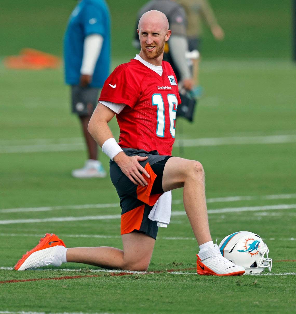 Quarterback Mike Glennon joins the team for practice after the Miami Dolphins sign him to the practice squad at Baptist Health Training Complex in Miami Gardens, Florida on Wednesday, January 4, 2023.