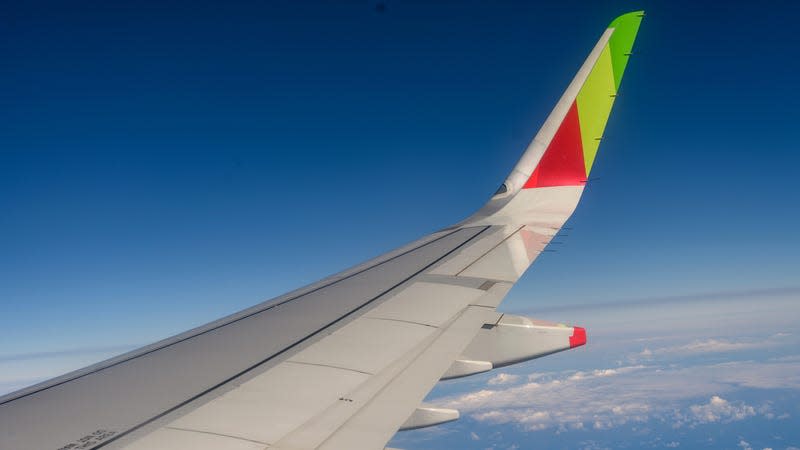 Starboard winglet of a TAP Portugal A321neo after take off from Humberto Delgado International Airport Terminal 1 in the early morning on June 25, 2019 in Lisbon, Portugal. - Photo: Horacio Villalobos/ Corbis (Getty Images)