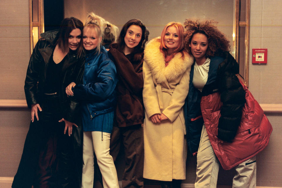 Spice Girls Mel B, Emma Bunton, Geri Horner Mel C Victoria Beckham