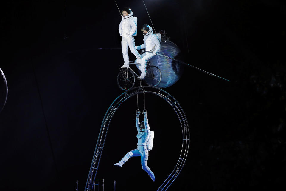 <p>Acrobats perform during the last show of the Ringling Bros. and Barnum & Bailey circus at Nassau Coliseum in Uniondale, New York, May 21, 2017. (Lucas Jackson /Reuters) </p>