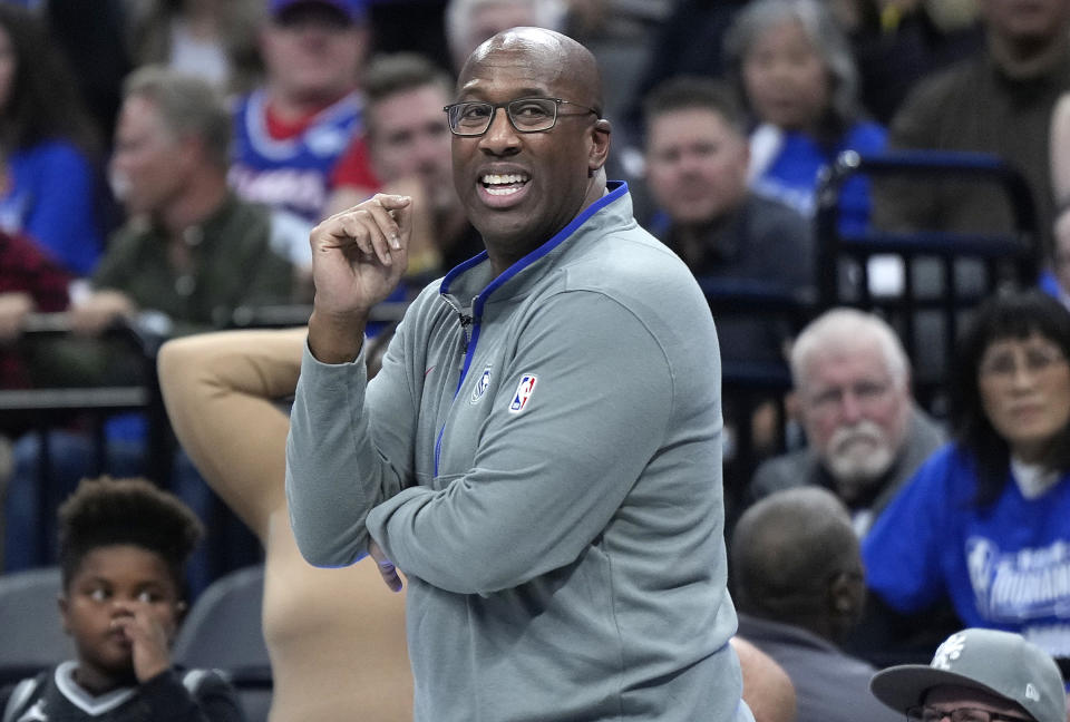 SACRAMENTO, CALIFORNIA - DECEMBER 4: Sacramento Kings head coach Mike Brown reacts to an on-court referee during a game against the New Orleans Pelicans during the fourth quarter of the NBA in-season tournament knockout round at Golden 1 Center on December 4, 2023 in Sacramento, California. NOTICE TO USER: Users expressly acknowledge and agree that by downloading and/or using this photograph, users are deemed to have accepted the terms of the Getty Images License Agreement. (Photo by Te'aron W. Henderson/Getty Images)