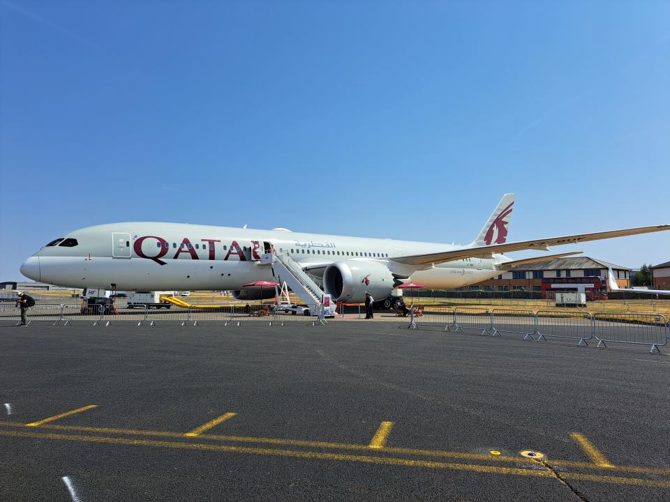 A Qatar Airways Boeing 787 Dreamliner