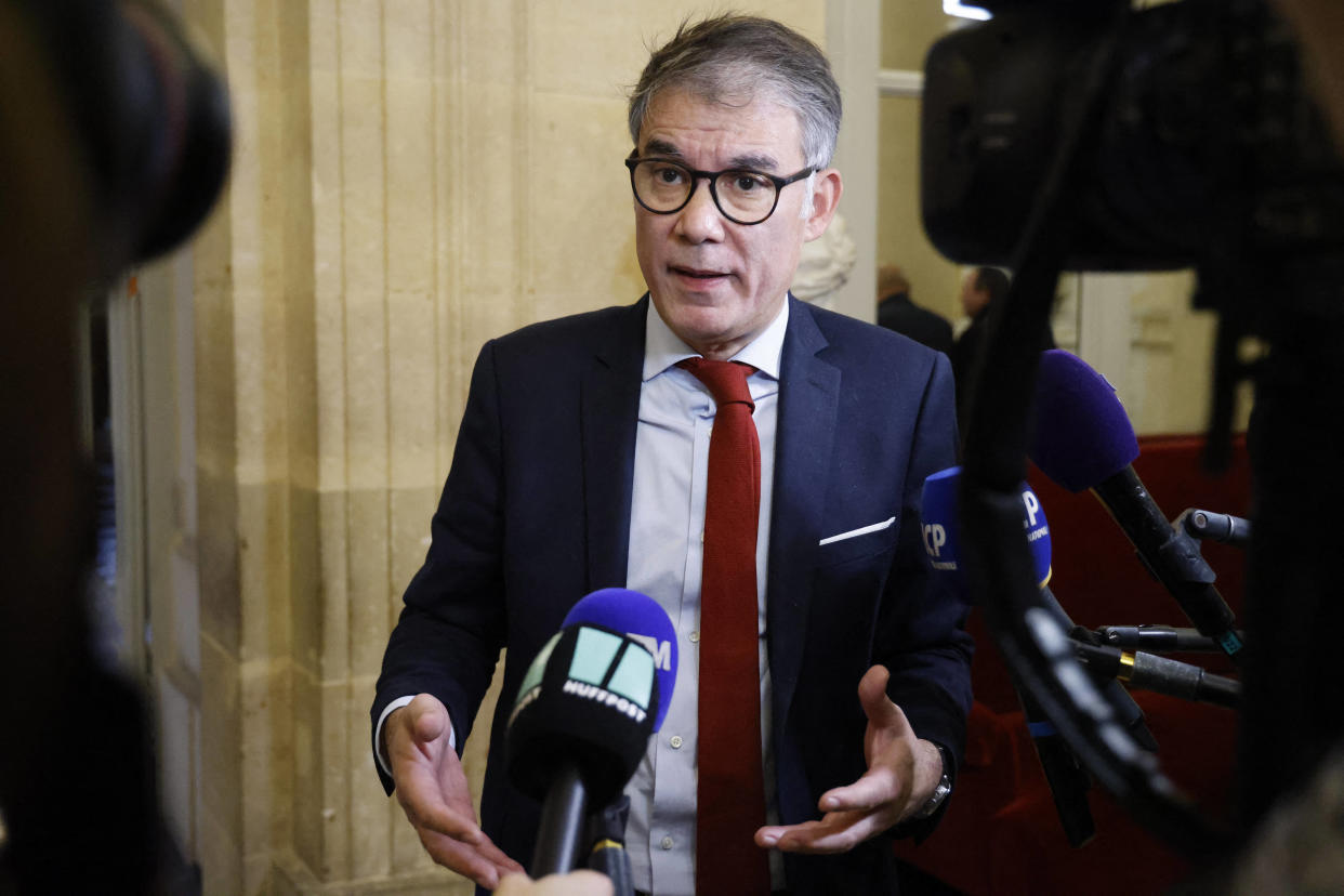 Le premier secrétaire du Parti socialiste, Olivier Faure, face à la presse (dont Le HuffPost) le 19 décembre à l’Assemblée nationale (illustration)