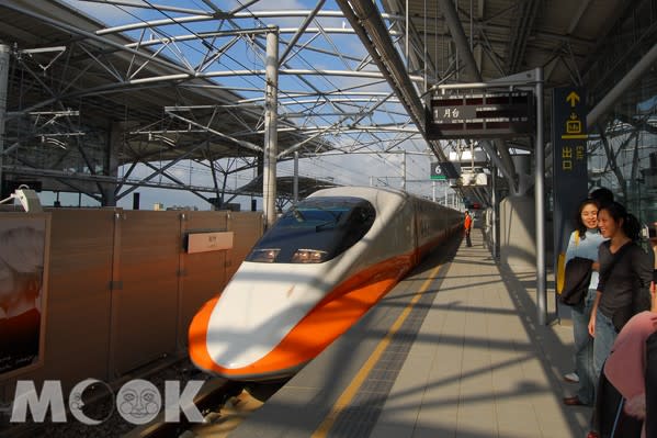 中秋國慶假期為運輸高峰，訂高鐵票要趁早。(圖／MOOK)