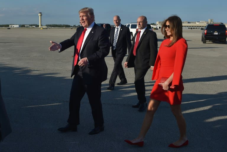 Donald Trump accueilli par son épouse Melania à son arrivée le 3 février 2017 à Palm Beach en Floride