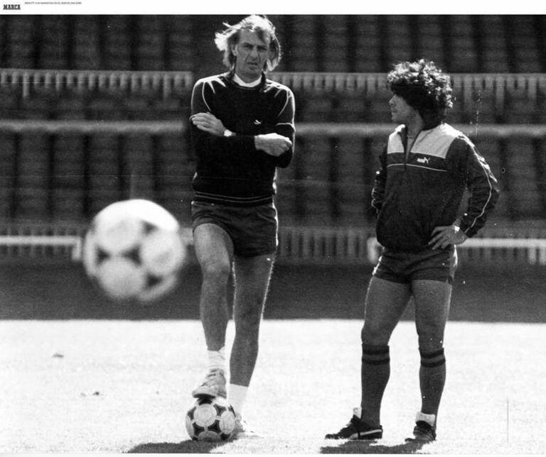 Menotti junto a un joven Diego Armando Maradona