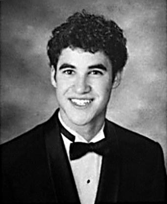 This throwback of Darren Criss in his senior year has us SHOOK. Who knew in a few years he'd be rocking a similar suit, but on a red carpet?