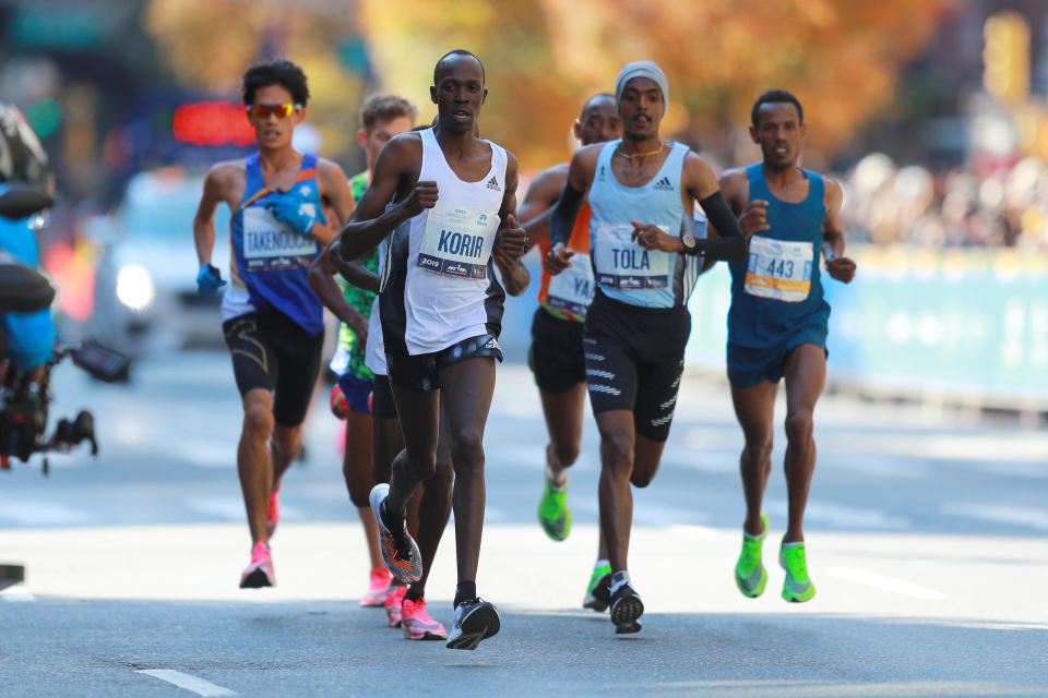 Albert Korir of Kenya, leads the pack at mile 16 on First Avenue during the 2019 TCS New York City Marathon, Nov. 3, 2019 in New York City. (Photo: Gordon Donovan/Yahoo News)