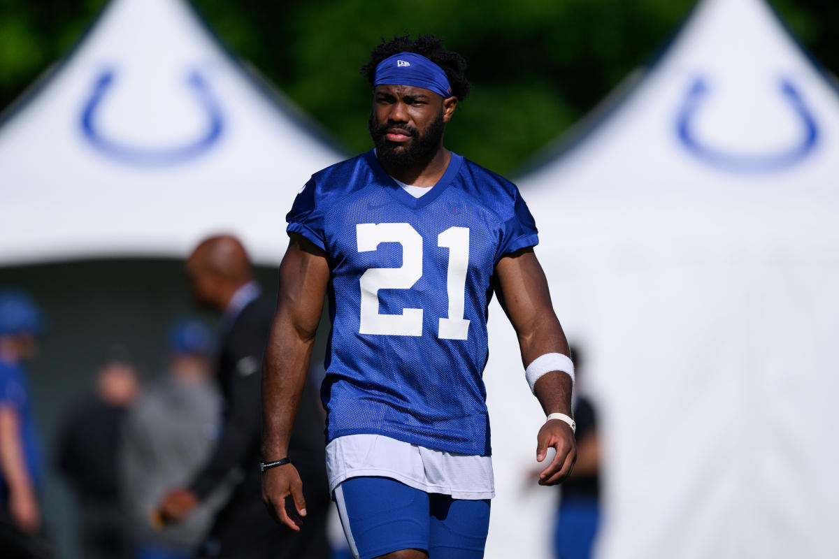 Colts RB Jonathan Taylor denies report he has non-football back injury