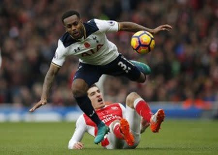 Arsenal v Tottenham Hotspur - Premier League - Emirates Stadium - 6/11/16 Tottenham's Danny Rose in action with Arsenal's Hector Bellerin Action Images via Reuters / Andrew Couldridge