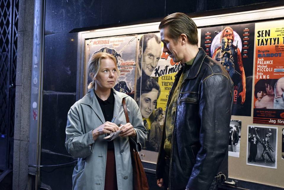 En Coral Gables Art Cinema ‘Fallen Leaves’ (2023) del director Aki Kaurismäki con Alma Pöysti y Jussi Vatanen. Esta comedia dramática gira en torno a una mujer soltera llamada Ansa que vive en Helsinki.