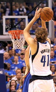 Dirk Nowitzki's 3-pointer with 1:14 left gave the Mavericks a 95-94 lead over OKC